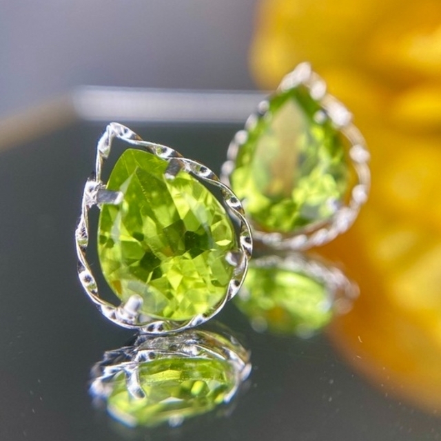 ソルボワ 天然 ペリドット ピアス 計2.00ct PT900 | mcshoescolombia