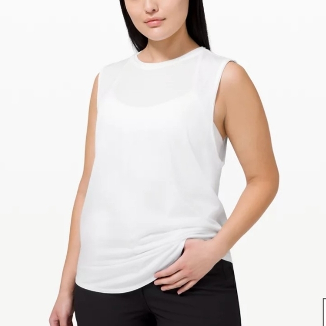 lululemon(ルルレモン)の《ルルレモン》 ② Show Your Edge Muscle Tank ◆ 4 スポーツ/アウトドアのトレーニング/エクササイズ(ヨガ)の商品写真