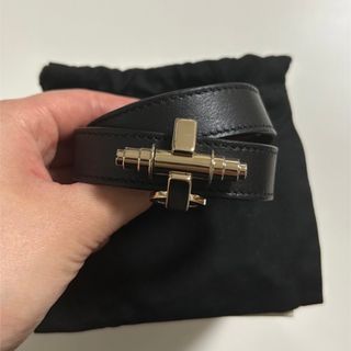 まもなく終了です‼️ GIVENCHY 革製ブレスレット(色:グリーン)-