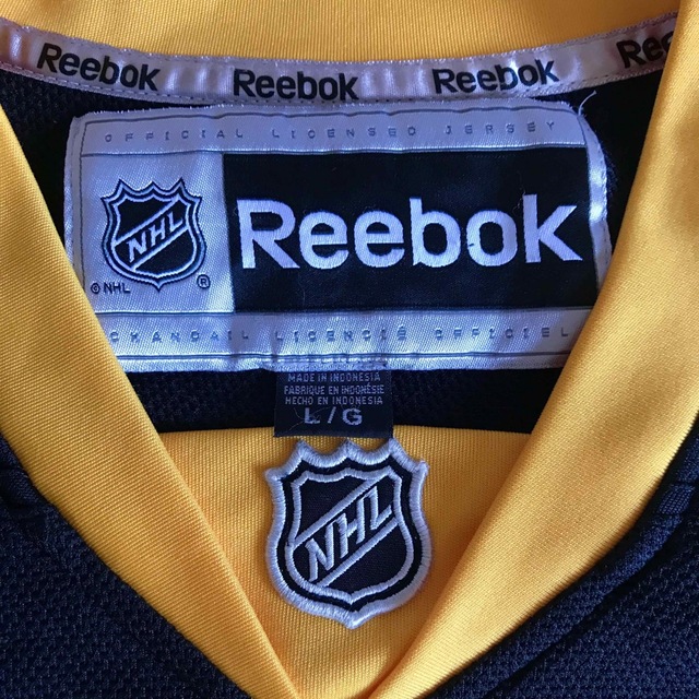 Reebok(リーボック)のNHL ボストンブルーインズ2008-16 オルタナティブユニフォーム　サードJ スポーツ/アウトドアのスポーツ/アウトドア その他(ウインタースポーツ)の商品写真