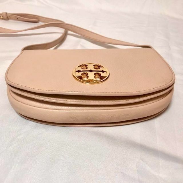 Tory Burch(トリーバーチ)の美品⭐️トリーバーチ ショルダーバッグ ピンク　ピンクベージュ　バッグ　カバン レディースのバッグ(ショルダーバッグ)の商品写真