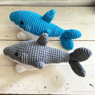 新作！大きな サメ シャーク 編み 編みぐるみ  1点(あみぐるみ)