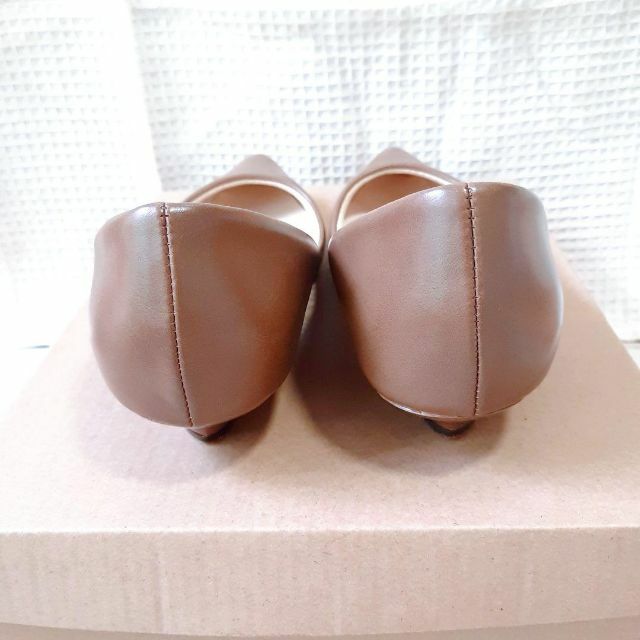 Menue(メヌエ)のmenueポインテッドトゥローヒールパンプス21.0cmグレーブラウンpuメヌエ レディースの靴/シューズ(ハイヒール/パンプス)の商品写真
