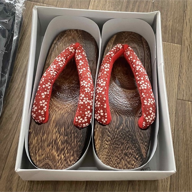 UNIQLO 新品未使用☆浴衣 下駄 2点セット 祭り 花火大会 夏の通販 by mshop|ユニクロならラクマ 浴衣 新品 未使用 フリーサイズ 2点セット 在庫処分 夏祭り 花火大会 下駄
