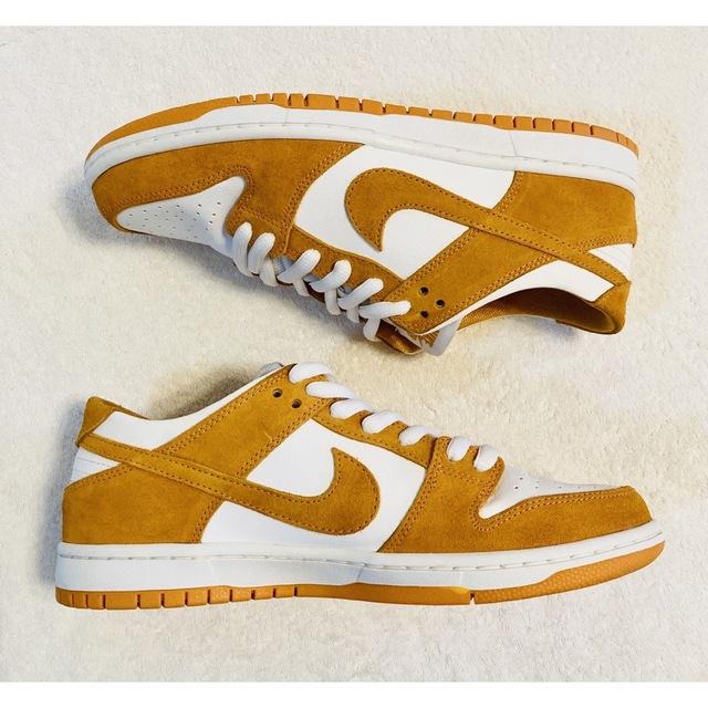 NIKE(ナイキ)のです様★希少色★ NIKE SB ZOOM DUNK LOW PRO メンズの靴/シューズ(スニーカー)の商品写真