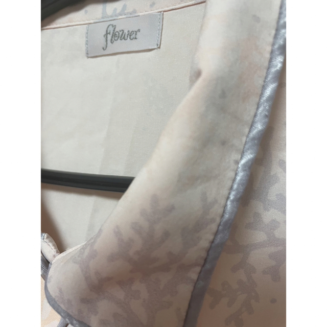 flower(フラワー)のフラワー　ブラウス レディースのトップス(シャツ/ブラウス(半袖/袖なし))の商品写真