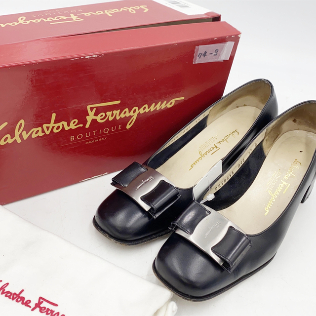 Salvatore Ferragamo(サルヴァトーレフェラガモ)のサルヴァトーレフェラガモ  パンプス ヴァラ リボン レディースの靴/シューズ(ハイヒール/パンプス)の商品写真