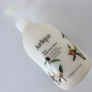 ジュリーク(Jurlique)のjurlique　ボディーケアローションローズ 300ml　期限切れ(ボディローション/ミルク)