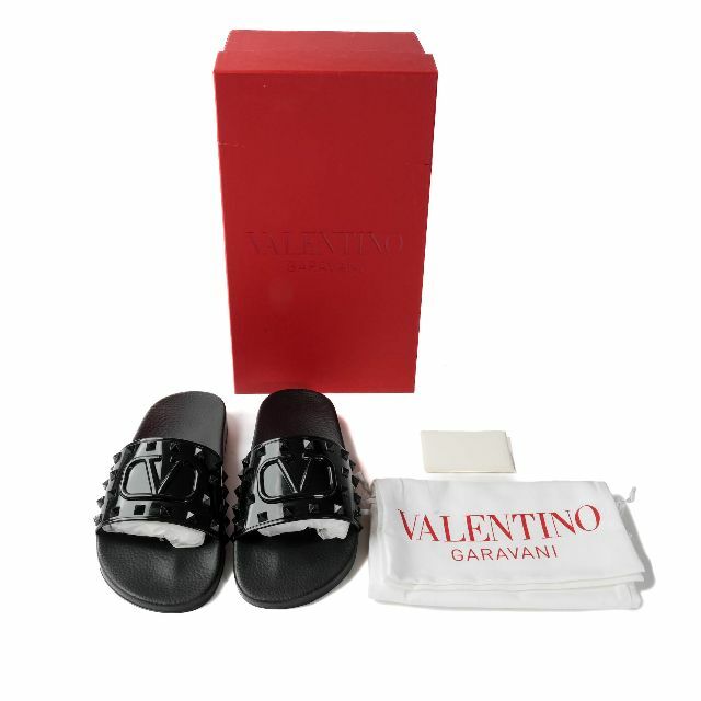 VALENTINO(ヴァレンティノ)の新品 Valentino サマーVロゴ シグネチャー ラバー スライドサンダル メンズの靴/シューズ(サンダル)の商品写真