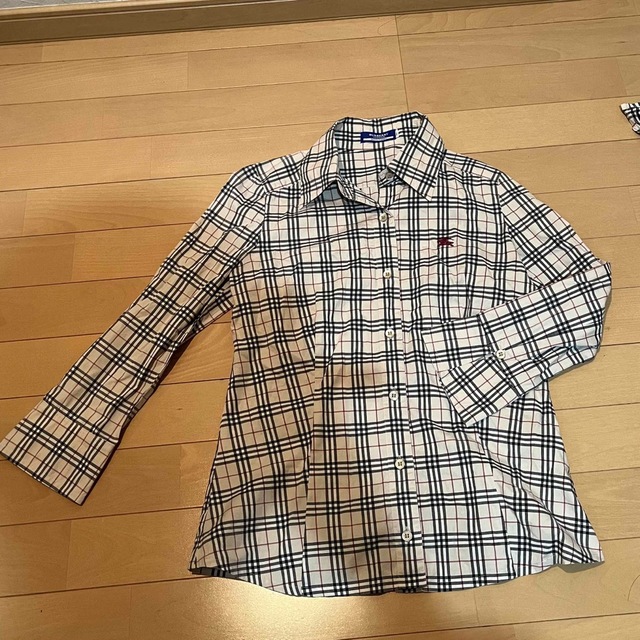 BURBERRY BLUE LABEL(バーバリーブルーレーベル)のバーバリーブルーレーベル　シャツ レディースのトップス(シャツ/ブラウス(長袖/七分))の商品写真