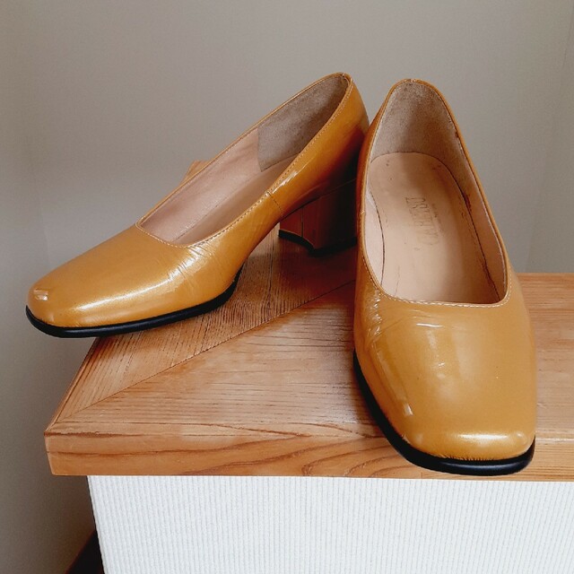 CABETSU ☆エナメル パンプス 22㎝ レディースの靴/シューズ(ハイヒール/パンプス)の商品写真