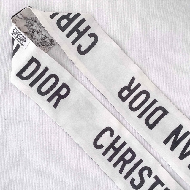 Christian Dior(クリスチャンディオール)のDIOR ディオール　アニマル　ロゴ入り　ミッツァ　スカーフ　バンドー　美品 レディースのファッション小物(バンダナ/スカーフ)の商品写真