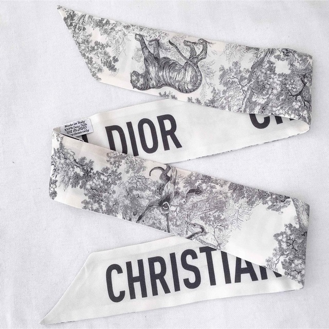 Christian Dior(クリスチャンディオール)のDIOR ディオール　アニマル　ロゴ入り　ミッツァ　スカーフ　バンドー　美品 レディースのファッション小物(バンダナ/スカーフ)の商品写真