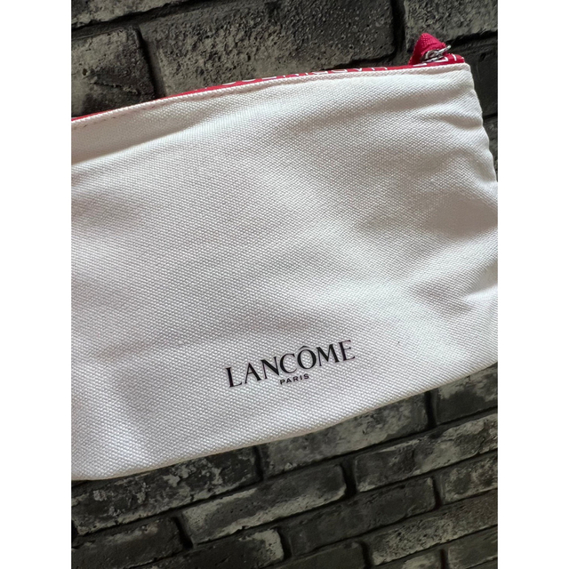 LANCOME(ランコム)のフォロー割引あり　ランコムLANCOMメイク用品 化粧ポーチ　ノベルティ レディースのファッション小物(ポーチ)の商品写真