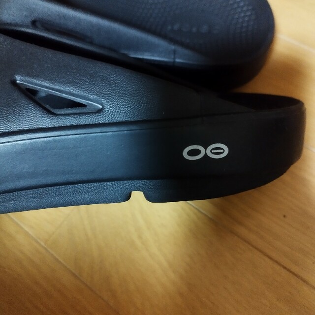 OOFOS(ウーフォス)のウーフォス　美品　25センチ レディースの靴/シューズ(サンダル)の商品写真