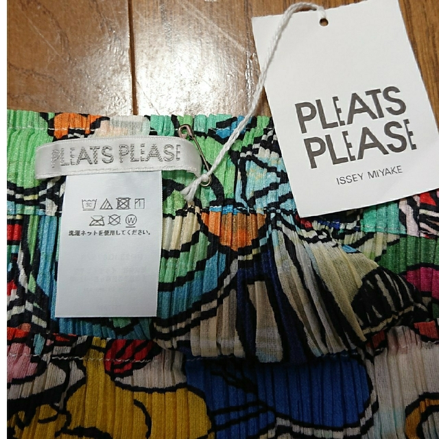 PLEATS PLEASE ISSEY MIYAKE(プリーツプリーズイッセイミヤケ)のISSEY MIYAKE、PLEATS PLEASE OMNIBUS スカート レディースのスカート(ロングスカート)の商品写真