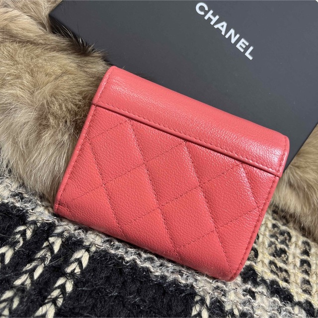 美品☆CHANELハーフココ マトラッセ☆キャビアスキン 三つ折り財布 27番台-