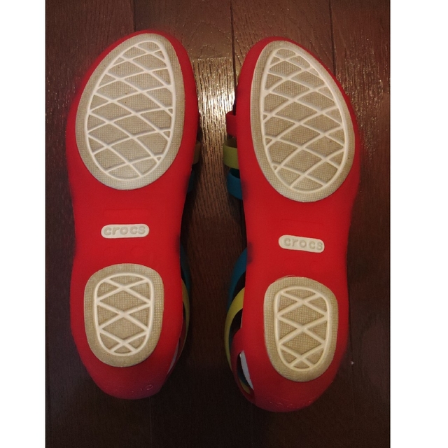 crocs(クロックス)のクロックス Crocs カラフル サンダル 23 W7 レディースの靴/シューズ(サンダル)の商品写真