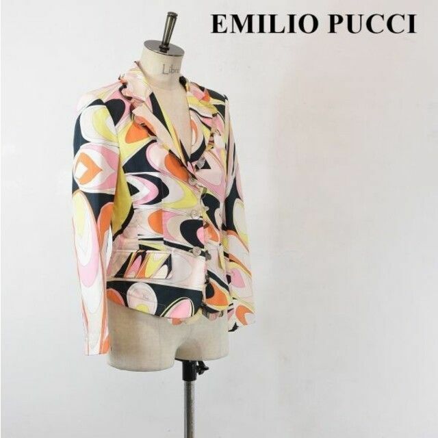 EMILIO PUCCI(エミリオプッチ)のAL BT0011 高級 EMILIO PUCCI エミリオプッチ プッチ柄 レディースのジャケット/アウター(テーラードジャケット)の商品写真