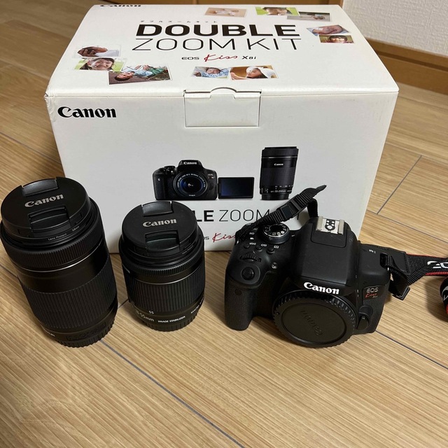 Canon EOS KISS X8i Wズームキット