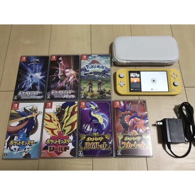 国内正規品 【美品】NINTENDO SWICH本体とポケモンシールドのソフトセット