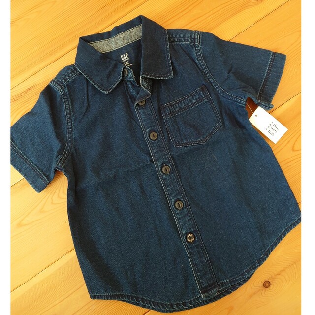 babyGAP(ベビーギャップ)のGAP ギャップ 半袖 デニムシャツ 羽織り 上着 キッズ/ベビー/マタニティのキッズ服男の子用(90cm~)(Tシャツ/カットソー)の商品写真