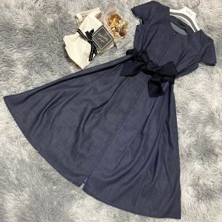 トゥービーシック(TO BE CHIC)の極美品 トゥービーシック フレアワンピース ベルト Aライン インディゴ 38(ひざ丈ワンピース)