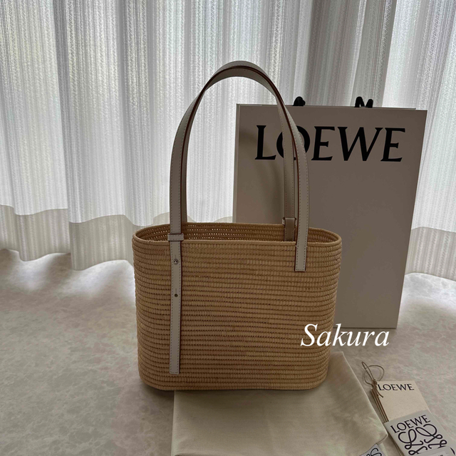 LOEWE(ロエベ)のロエベ  スクエア バスケットバッグ スモール LOEWE レディースのバッグ(かごバッグ/ストローバッグ)の商品写真