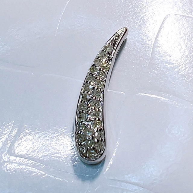 ダイヤモンド0.3ct パヴェペントップ　SV