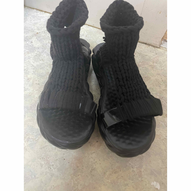 黒　厚底　ニット　メッシュ　スポーツサンダル レディースの靴/シューズ(サンダル)の商品写真