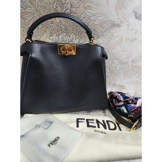 フェンディ(FENDI)のFENDI フェンディ ピーカブーアイコニックエッセンシャリー ブラック(ショルダーバッグ)