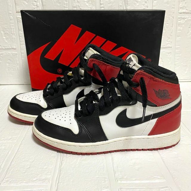 Nike Air Jordan 1 Retro High Black Toe