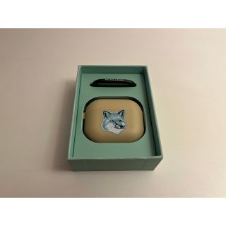 メゾンキツネ(MAISON KITSUNE')のメゾンキツネ Airpods (第３世代) ケース (ベージュ)(モバイルケース/カバー)