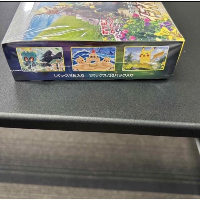 イーブイヒーローズ　BOX  新品未開封　シュリンク付き　ポケモンカード エンタメ/ホビーのトレーディングカード(Box/デッキ/パック)の商品写真