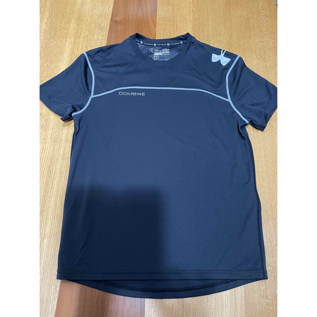 UNDER ARMOUR(アンダーアーマー)のアンダーアーマーTシャツ スポーツ/アウトドアのトレーニング/エクササイズ(トレーニング用品)の商品写真