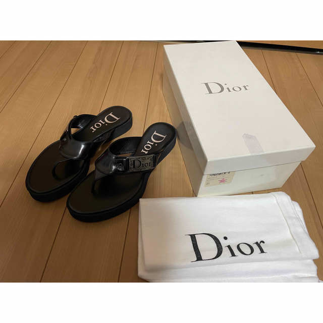 Christian Dior(クリスチャンディオール)の【Dior】レディース レザー ビーチ サンダル 35 未使用品 レディースの靴/シューズ(ビーチサンダル)の商品写真