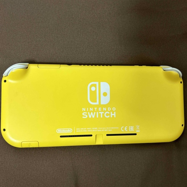 Nintendo Switch(ニンテンドースイッチ)の【美品】Nintendo Switch Lite イエロー エンタメ/ホビーのゲームソフト/ゲーム機本体(家庭用ゲーム機本体)の商品写真