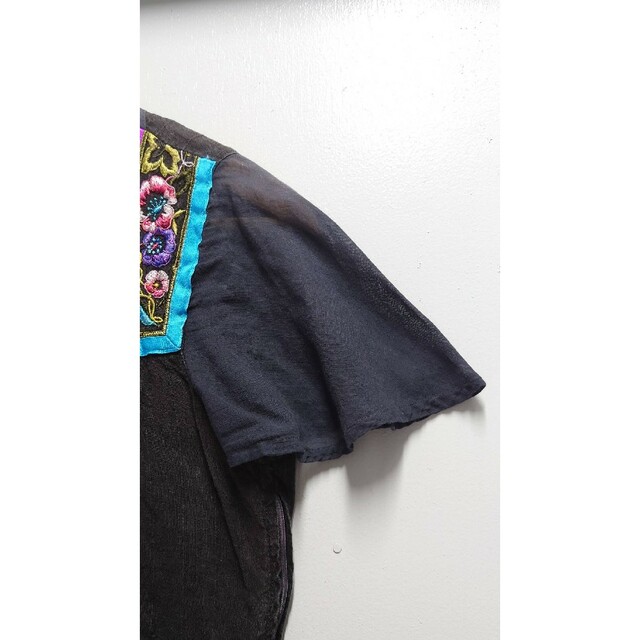 ETRO(エトロ)のETRO イタリア製 コットン リネン 花柄 刺繍 エスニック ブラウス レディースのトップス(シャツ/ブラウス(半袖/袖なし))の商品写真