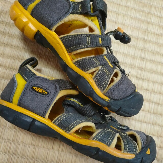 KEEN(キーン)のsanaさま　6/14お値下げ!! keen サンダル 17cm キッズ/ベビー/マタニティのキッズ靴/シューズ(15cm~)(サンダル)の商品写真