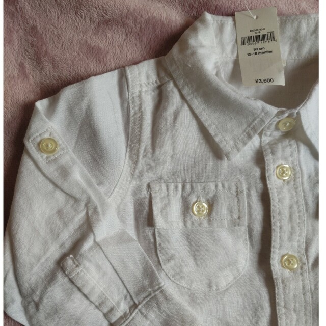babyGAP(ベビーギャップ)のbabyGAP 白シャツ　80cm キッズ/ベビー/マタニティのベビー服(~85cm)(シャツ/カットソー)の商品写真