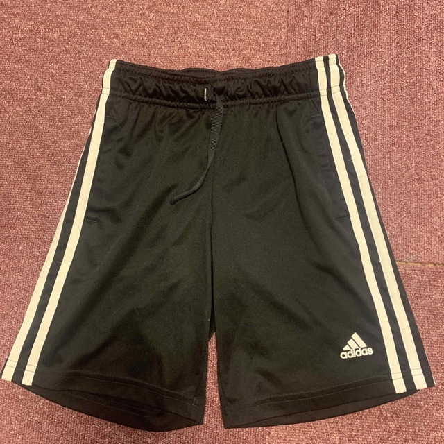 adidas(アディダス)のadidasのハーフパンツ キッズ/ベビー/マタニティのキッズ服男の子用(90cm~)(パンツ/スパッツ)の商品写真