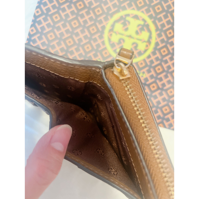 Tory Burch(トリーバーチ)の【美品】TORY BURCH二つ折り財布 レディースのファッション小物(財布)の商品写真