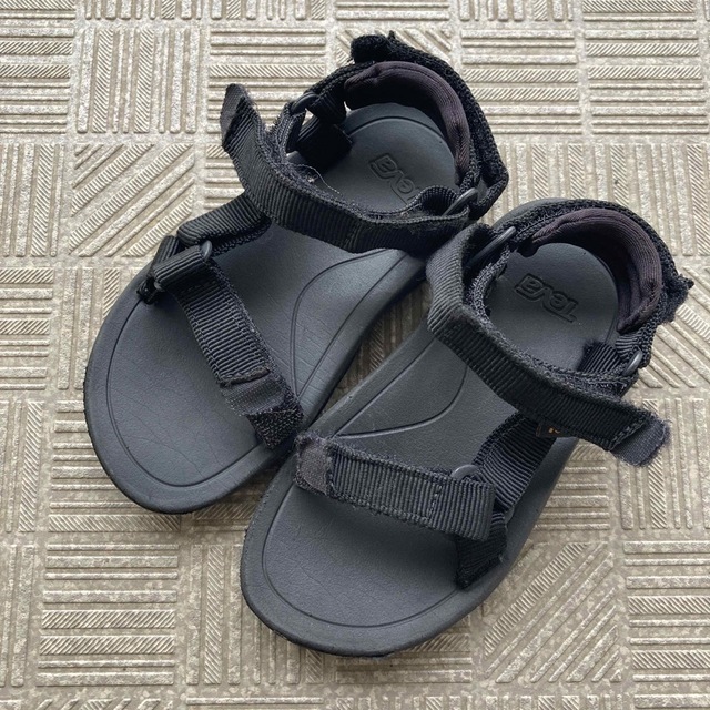 Teva(テバ)のteva ハリケーン　ブラック　15cm キッズ/ベビー/マタニティのキッズ靴/シューズ(15cm~)(サンダル)の商品写真