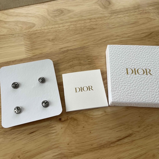 Dior(ディオール)のディオールノベルティピンバッジ レディースのファッション小物(その他)の商品写真