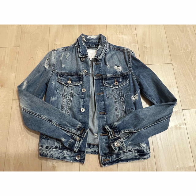 ZARA(ザラ)のZARA 新品未使用 デニムジャケット Gジャン XS レディースのジャケット/アウター(Gジャン/デニムジャケット)の商品写真