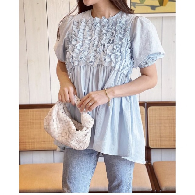 新品タグ付　J.N.Hearts  Frill blouse/Saxe Blue レディースのトップス(シャツ/ブラウス(半袖/袖なし))の商品写真