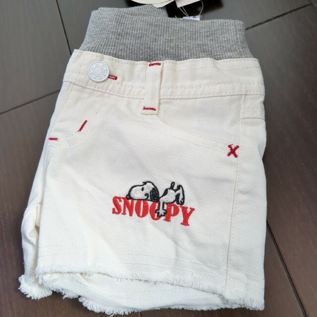 SNOOPY(スヌーピー)のスヌーピー　ホワイトデニムショートパンツ　80cm キッズ/ベビー/マタニティのベビー服(~85cm)(パンツ)の商品写真