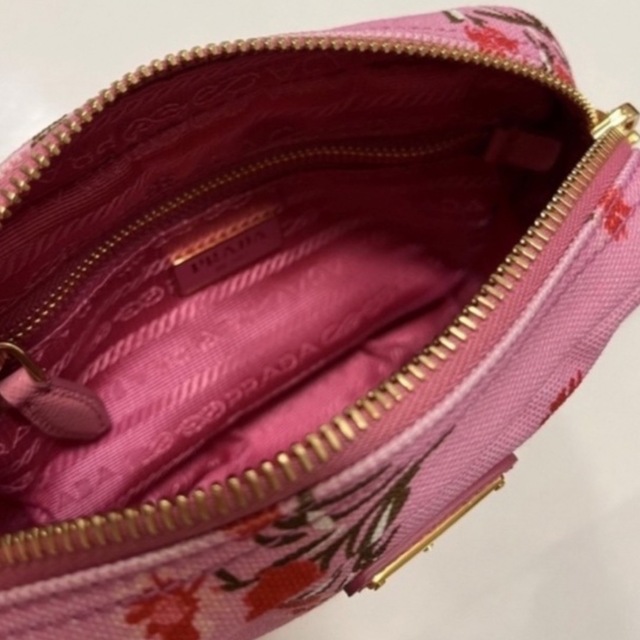 プラダ prada ポーチ 化粧 コスメ 花柄 フラワー ピンク カナパ
