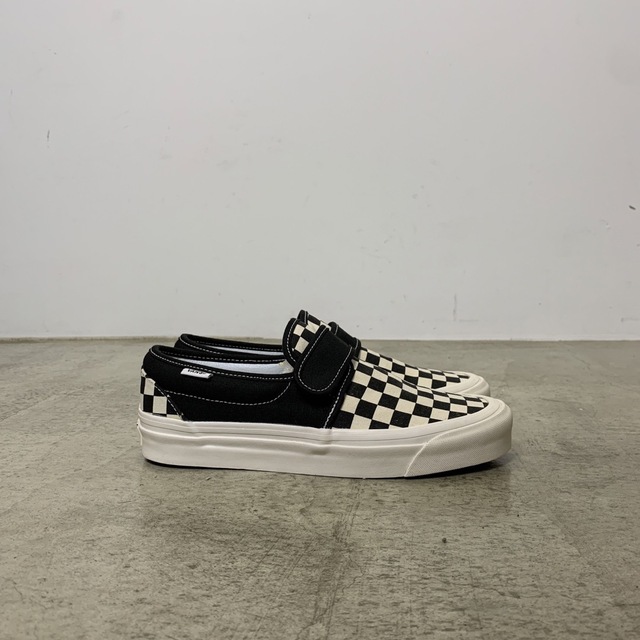 VANS(ヴァンズ)のVANS Anaheim style47 slip on 黒 白 25.5  メンズの靴/シューズ(スニーカー)の商品写真