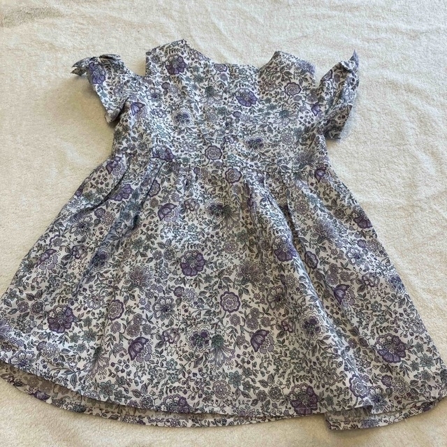 BeBe(ベベ)のBEBE ワンピース　90センチ キッズ/ベビー/マタニティのキッズ服女の子用(90cm~)(ワンピース)の商品写真